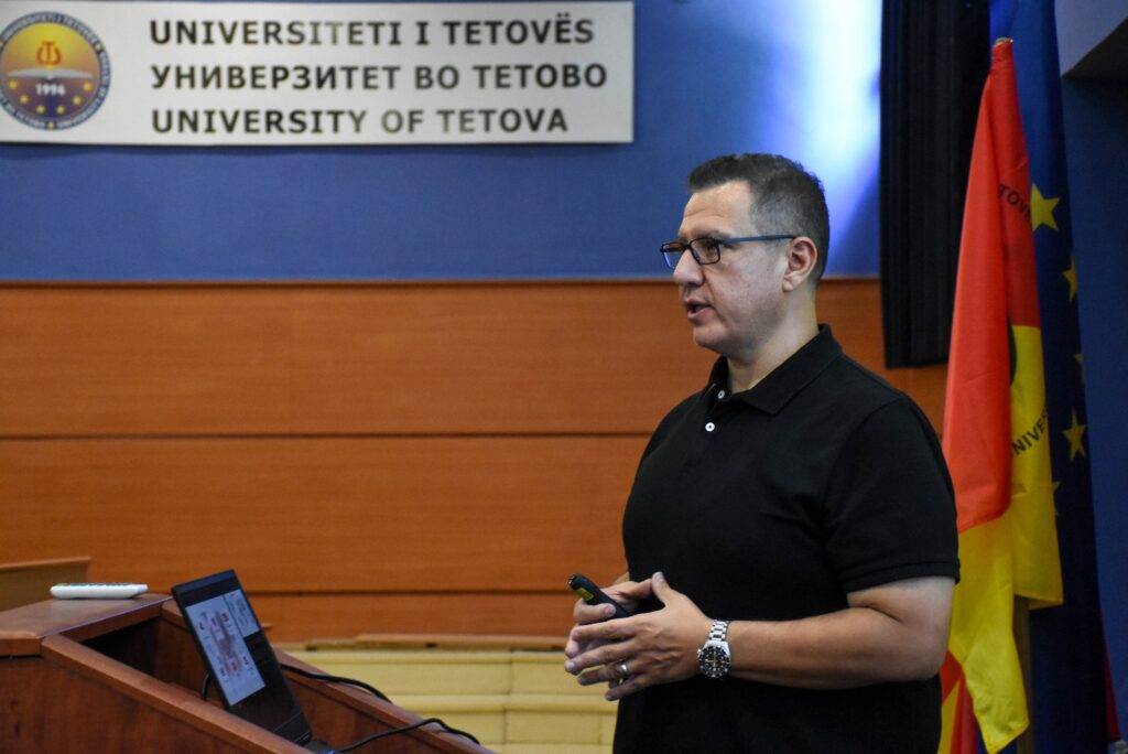 La presentación de ProtaStructure en la Universidad de Tetovo mostró innovación y demostraciones en vivo, inspirando a estudiantes y profesores en Macedonia del Norte.