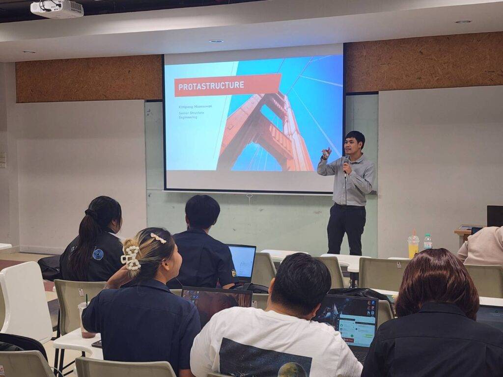 La capacitación de ProtaStructure en Sripatum University capacita a los futuros ingenieros con aprendizaje práctico en diseño sísmico y análisis estructural.