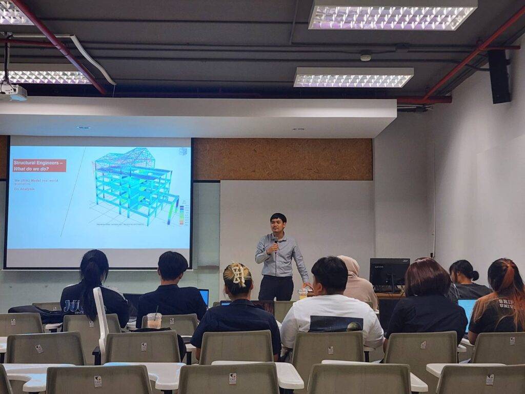 La capacitación de ProtaStructure en Sripatum University capacita a los futuros ingenieros con aprendizaje práctico en diseño sísmico y análisis estructural.