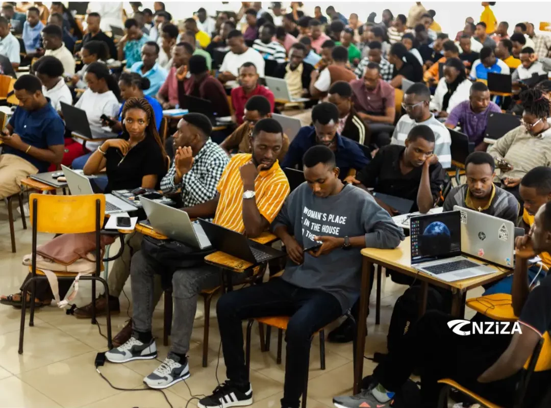 Estudiantes de ingeniería civil concentrados en el Taller ProtaStructure 2025.