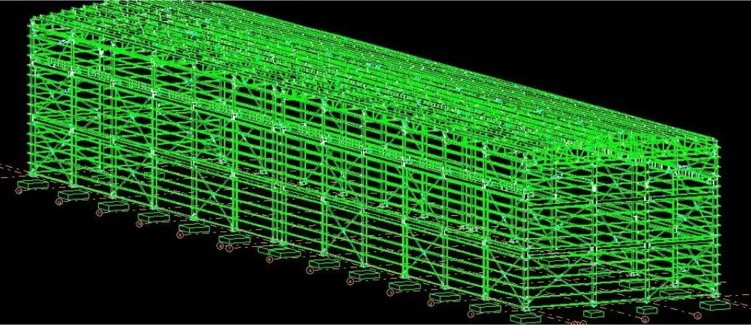 Her bir elemanı ve mesnet noktasını gösteren çelik hangar çerçevesinin tel kafes analiz görünümü